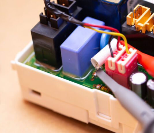 What to Consider When Selecting Probes for Your Oscilloscope