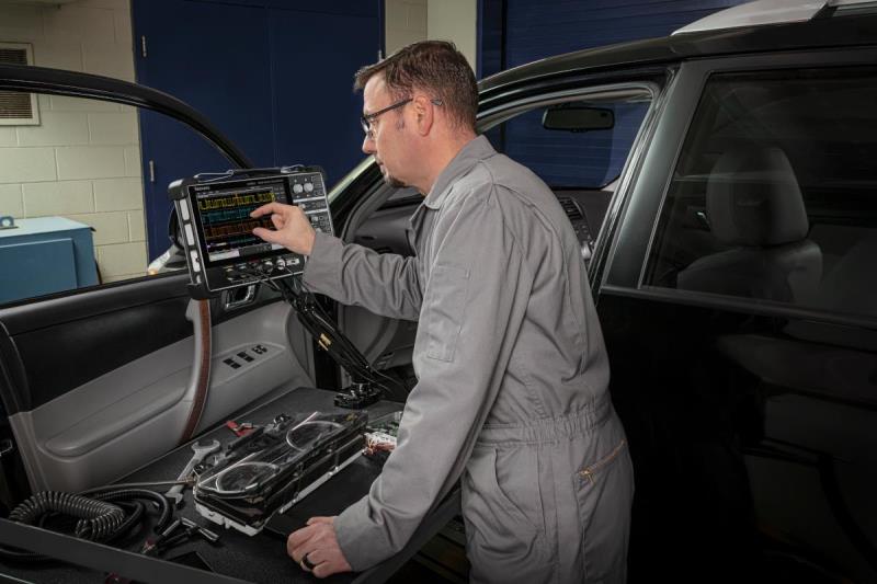 Debugging Automotive Serial Buses with the Tektronix 2 Series Mixed Signal Oscilloscope